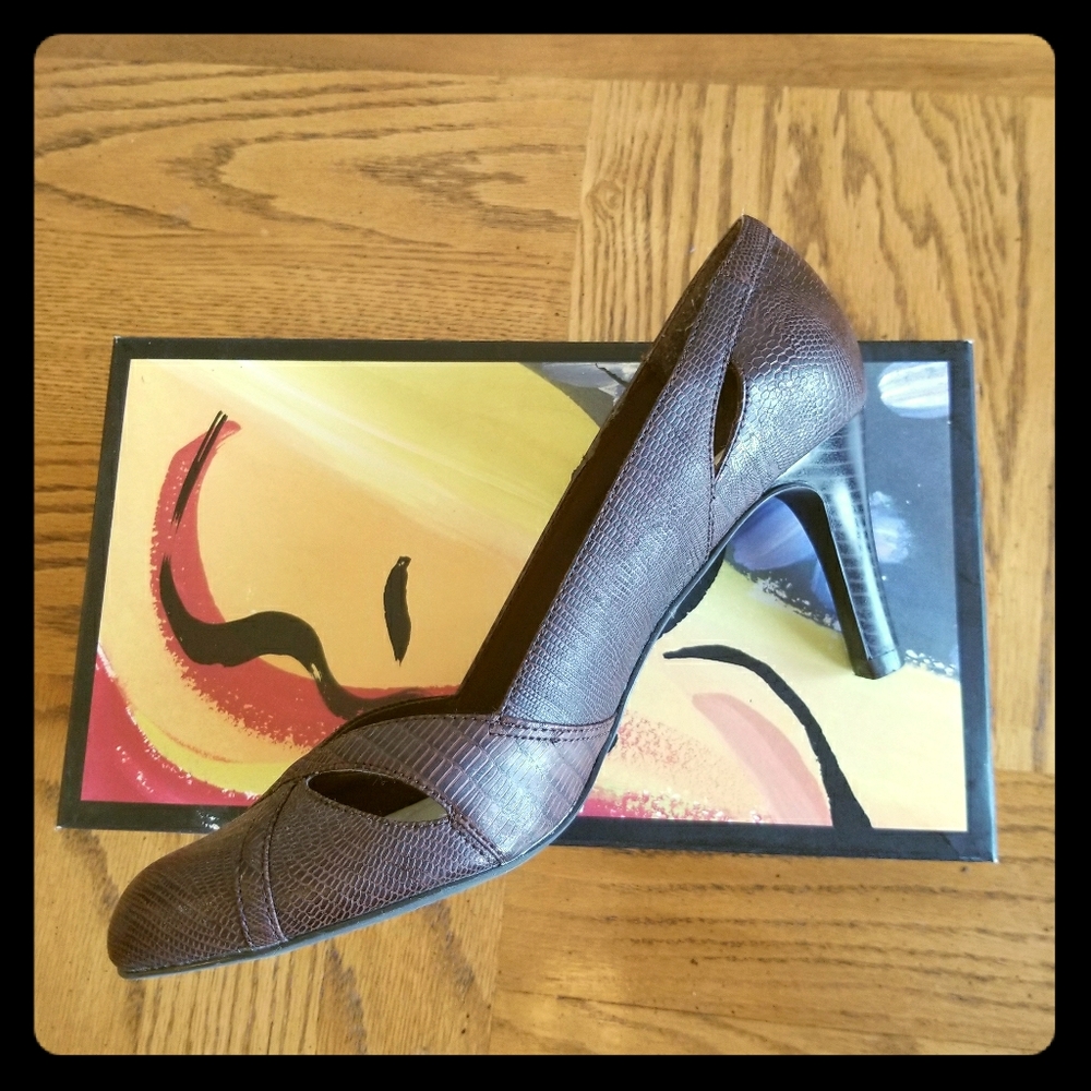 Women's shoes